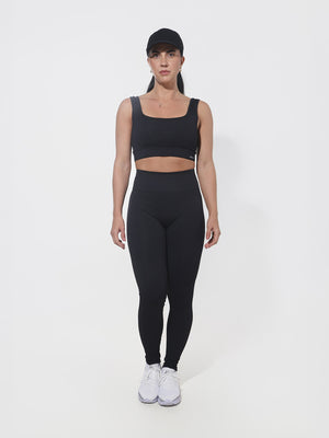 Conjunto ALIVAH Preto — top, legging e short