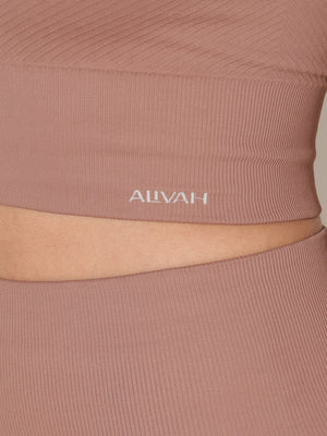 Conjunto ALIVAH Avelã — top, legging e short