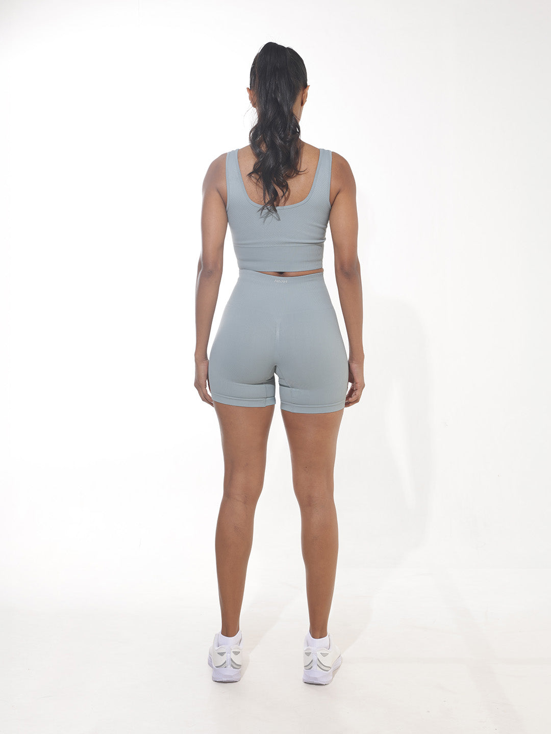 Conjunto ALIVAH Azul Claro — top, legging e short