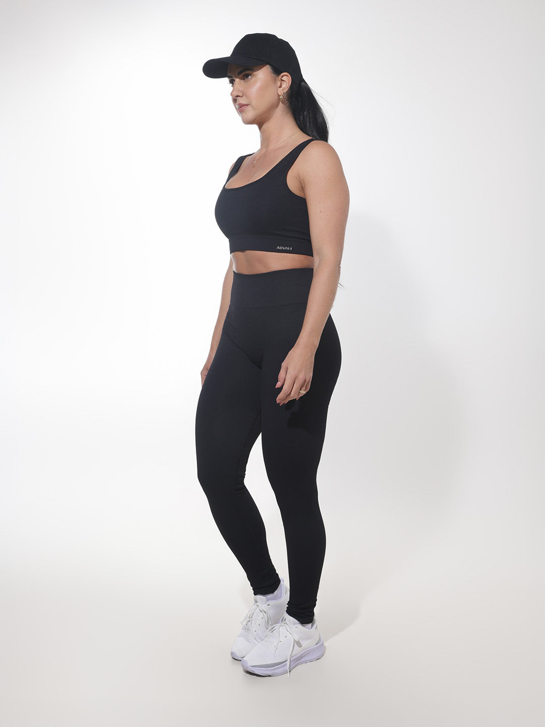 Conjunto ALIVAH Preto — top, legging e short